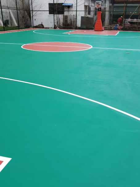 信宜 球场长期使用易出现地面开裂
